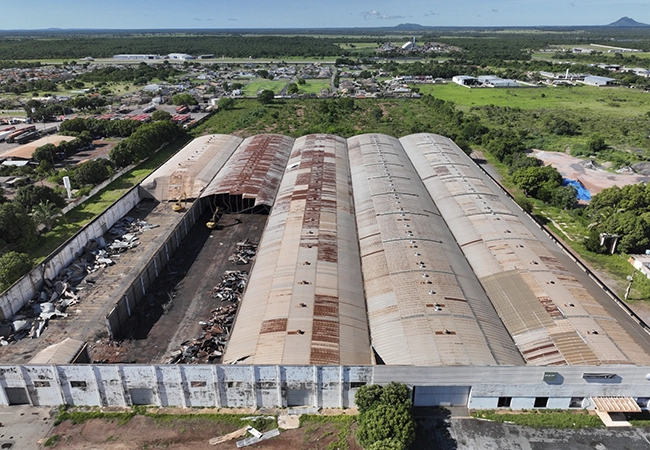 Demolição mecanizada
