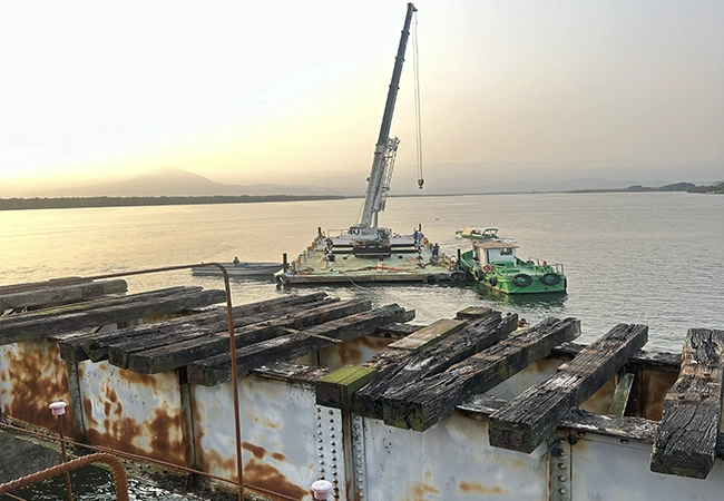 Demolição mecanizada